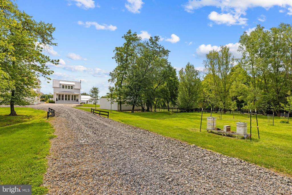 35321 SNAKE HILL ROAD