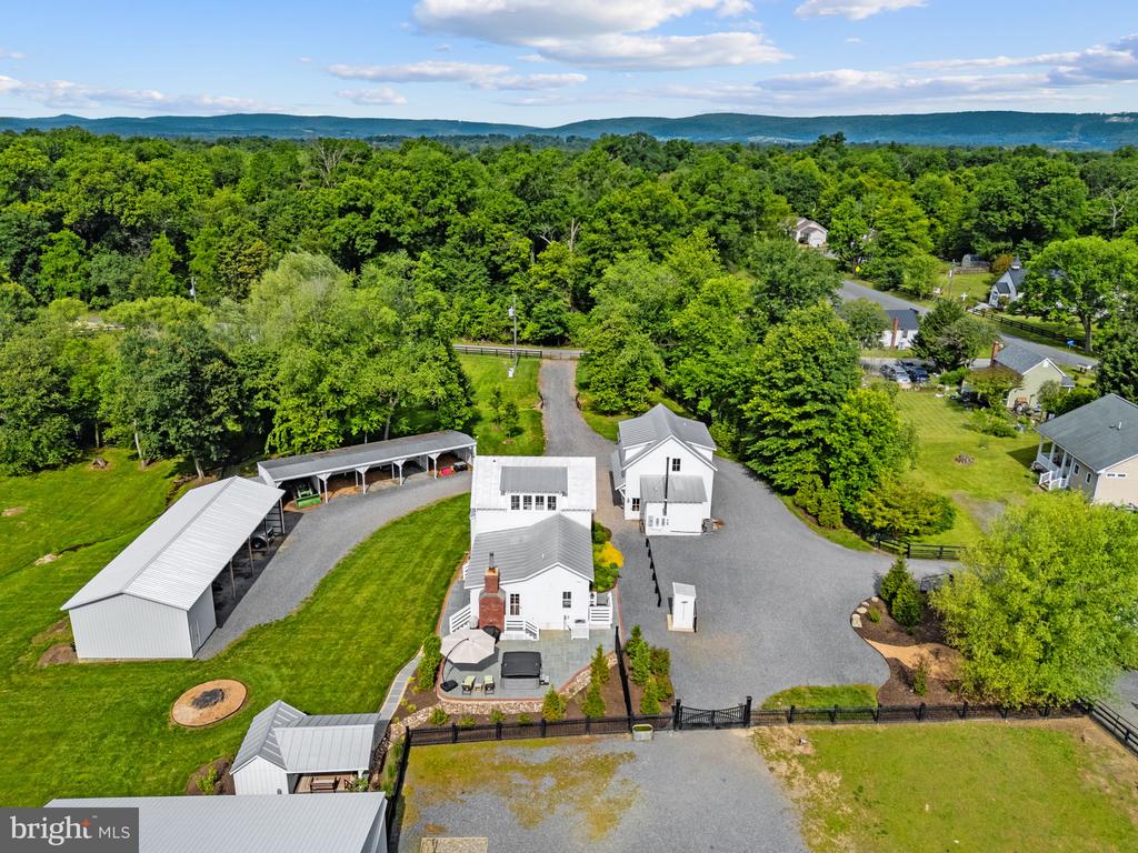 35321 SNAKE HILL ROAD