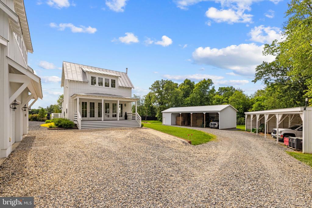 35321 SNAKE HILL ROAD
