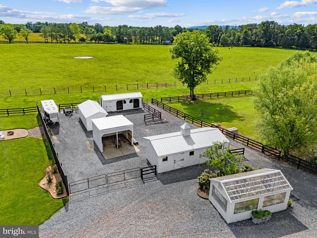 35327 SNAKE HILL ROAD