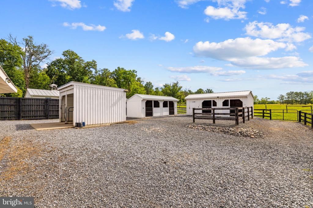 35327 SNAKE HILL ROAD