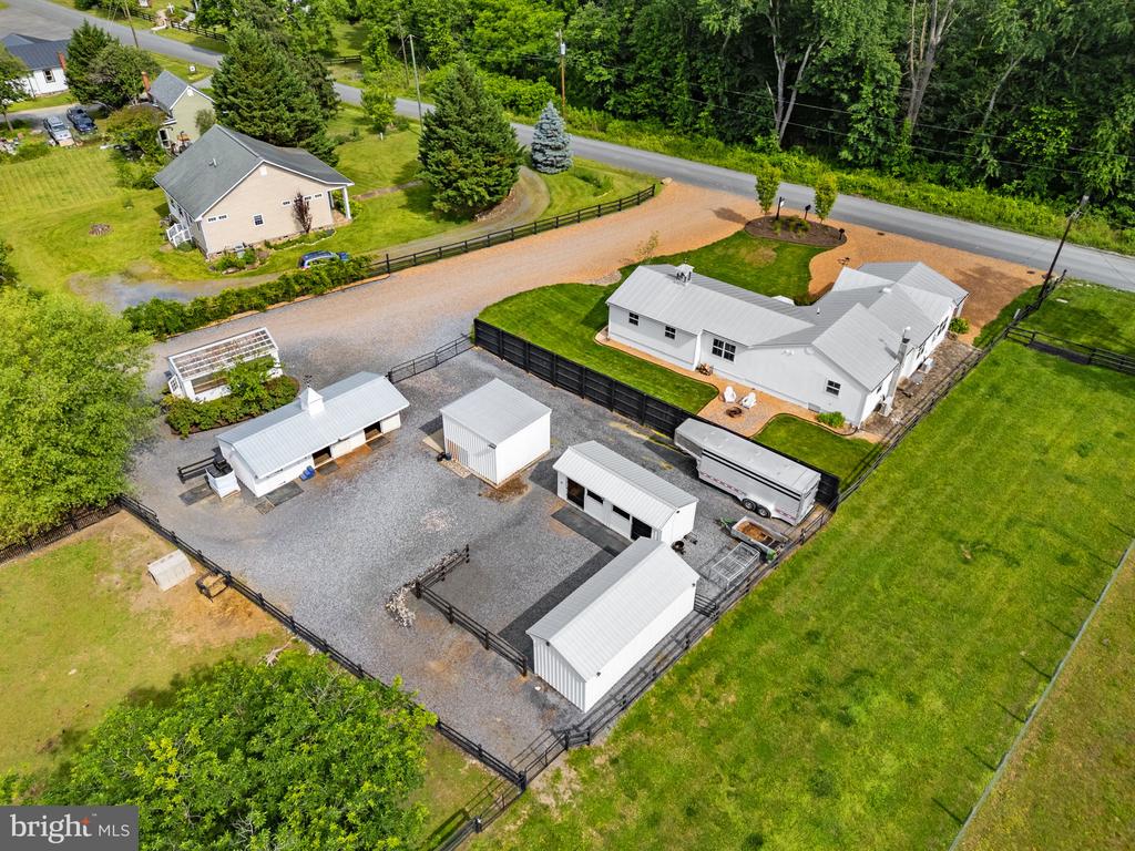35327 SNAKE HILL ROAD