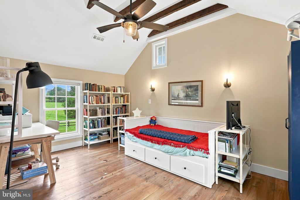 34141 SNICKERSVILLE TURNPIKE