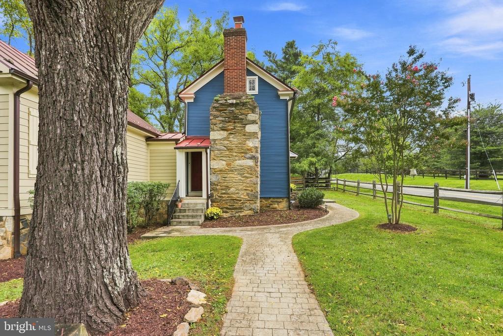 34141 SNICKERSVILLE TURNPIKE