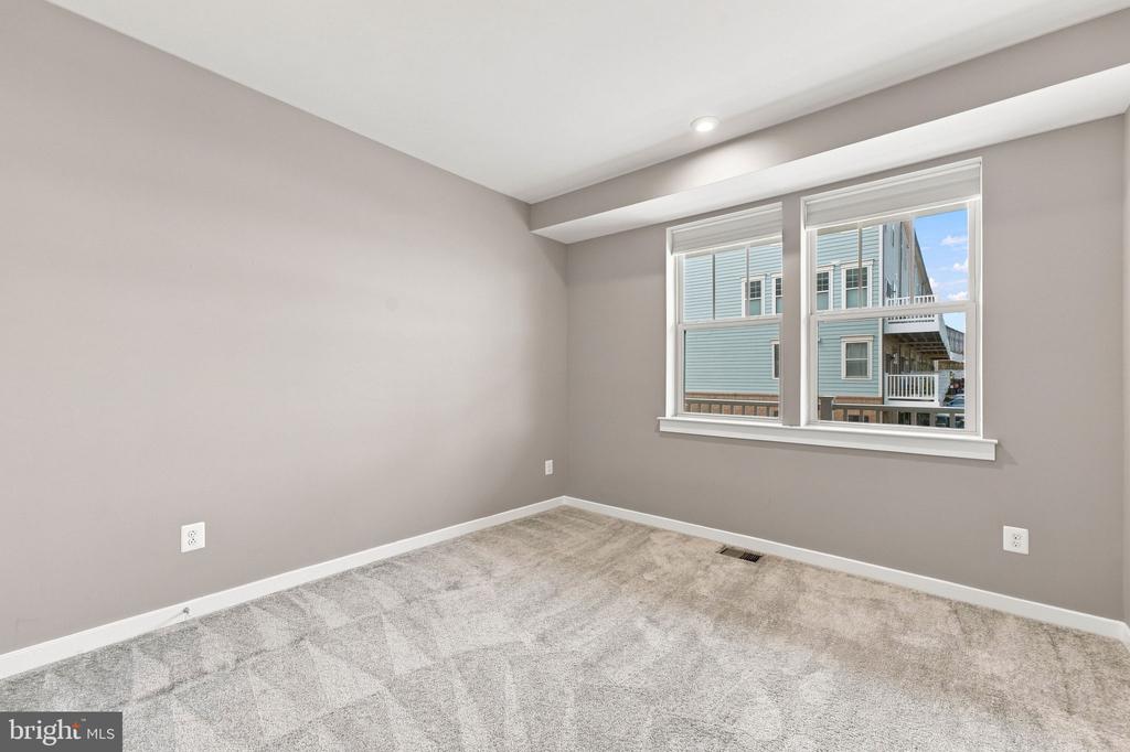 114 PETITE SIRAH TERRACE SE