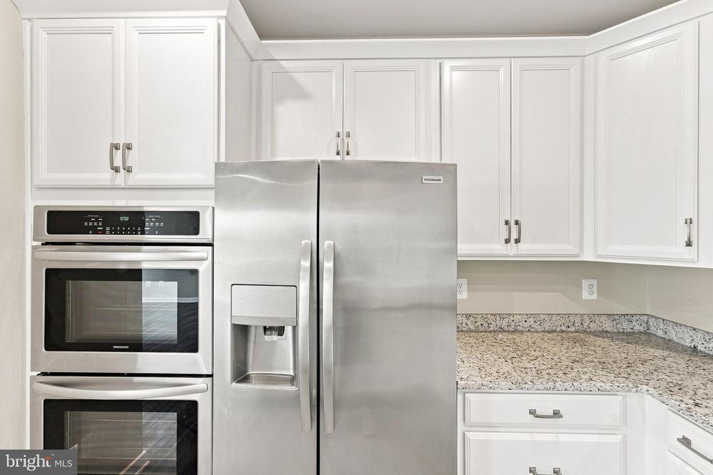 114 PETITE SIRAH TERRACE SE