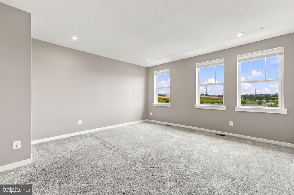 114 PETITE SIRAH TERRACE SE