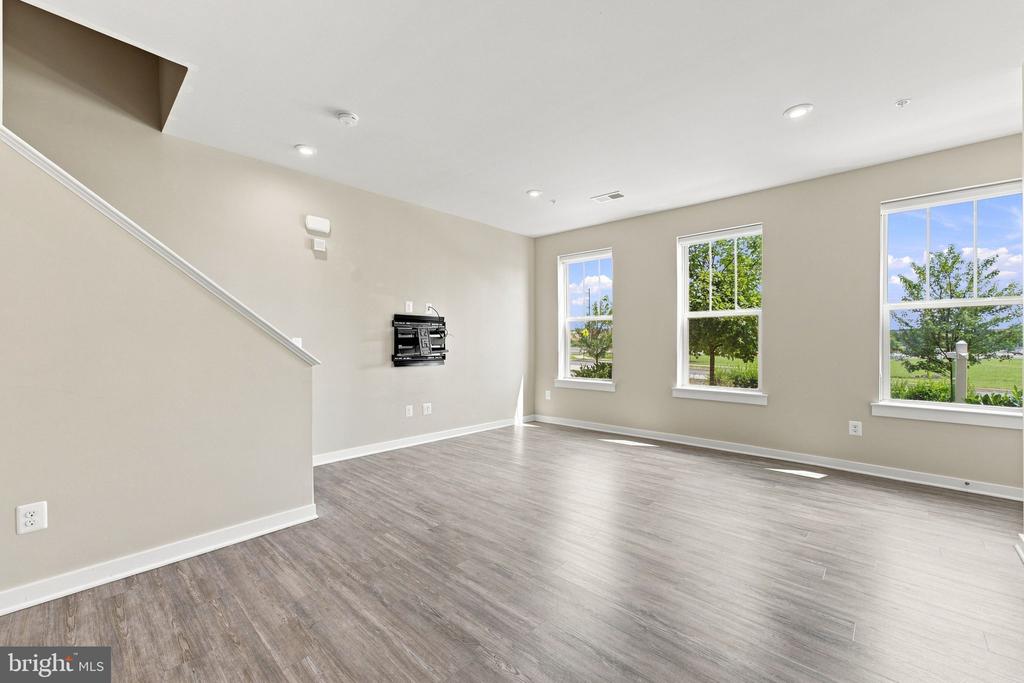 114 PETITE SIRAH TERRACE SE