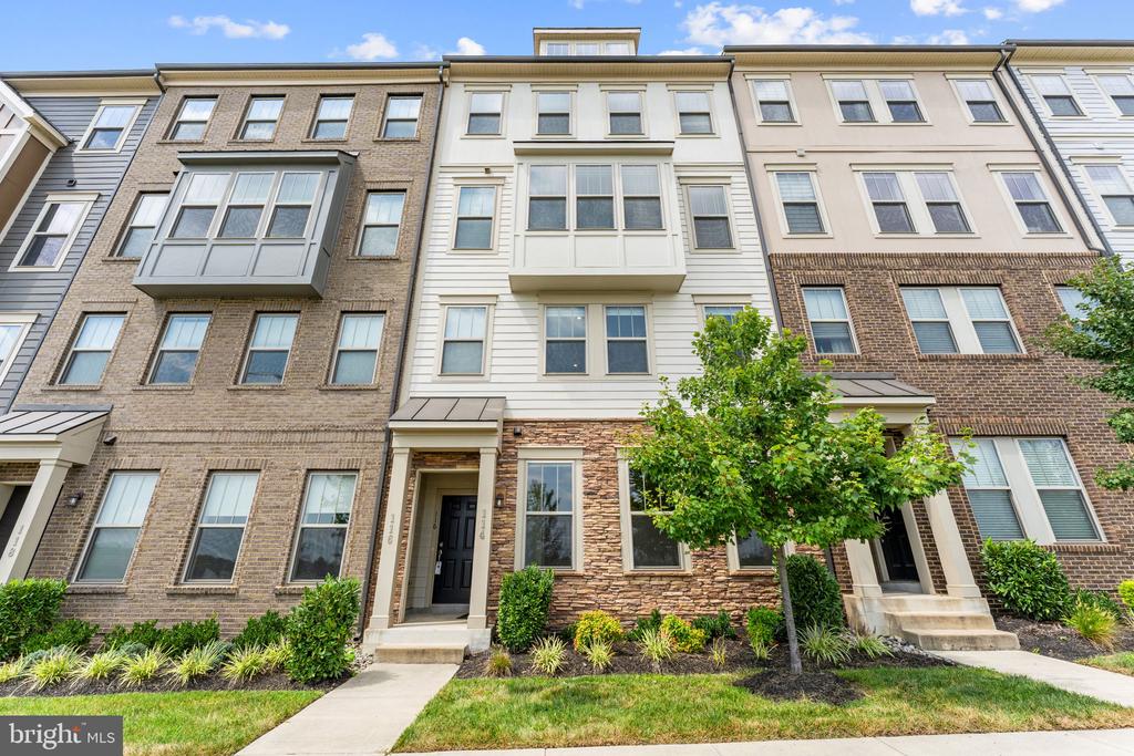 114 PETITE SIRAH TERRACE SE