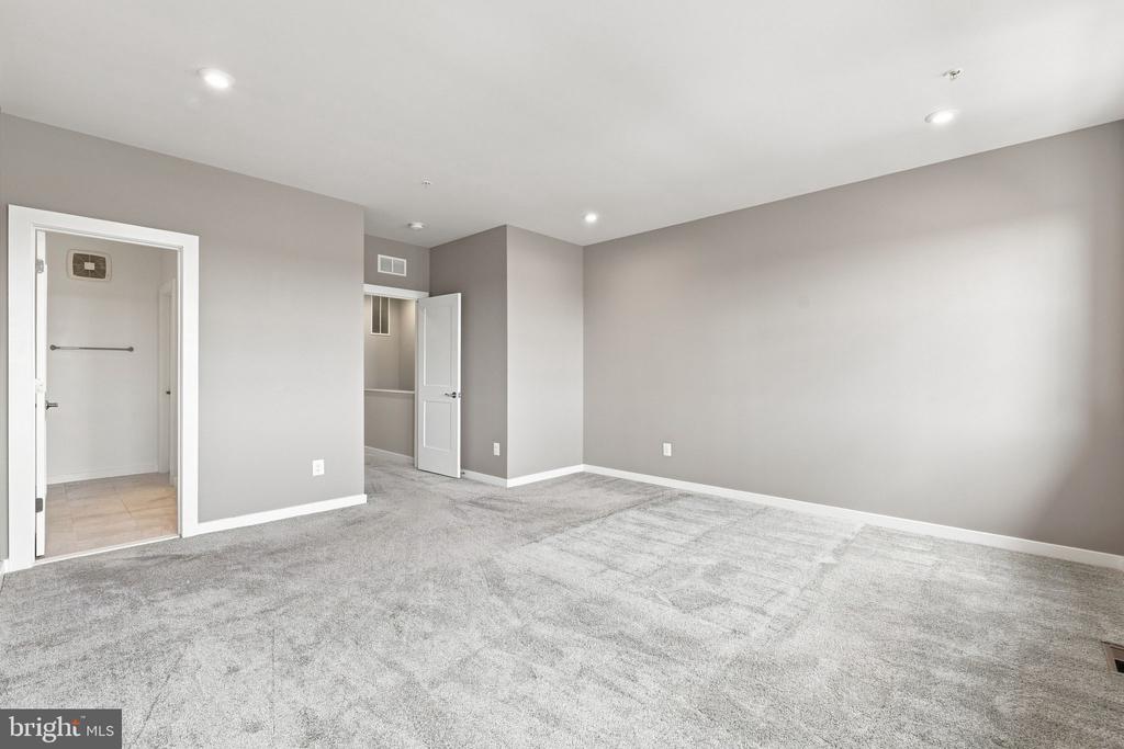 114 PETITE SIRAH TERRACE SE