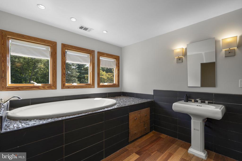 140 S 29TH STREET