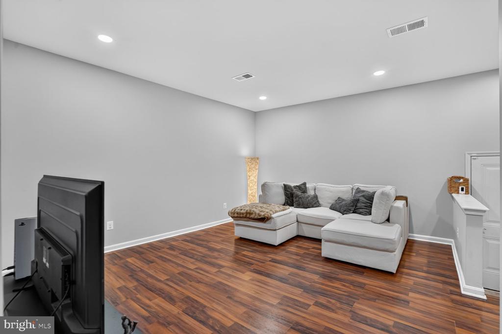 42290 PEREGRINE TERRACE