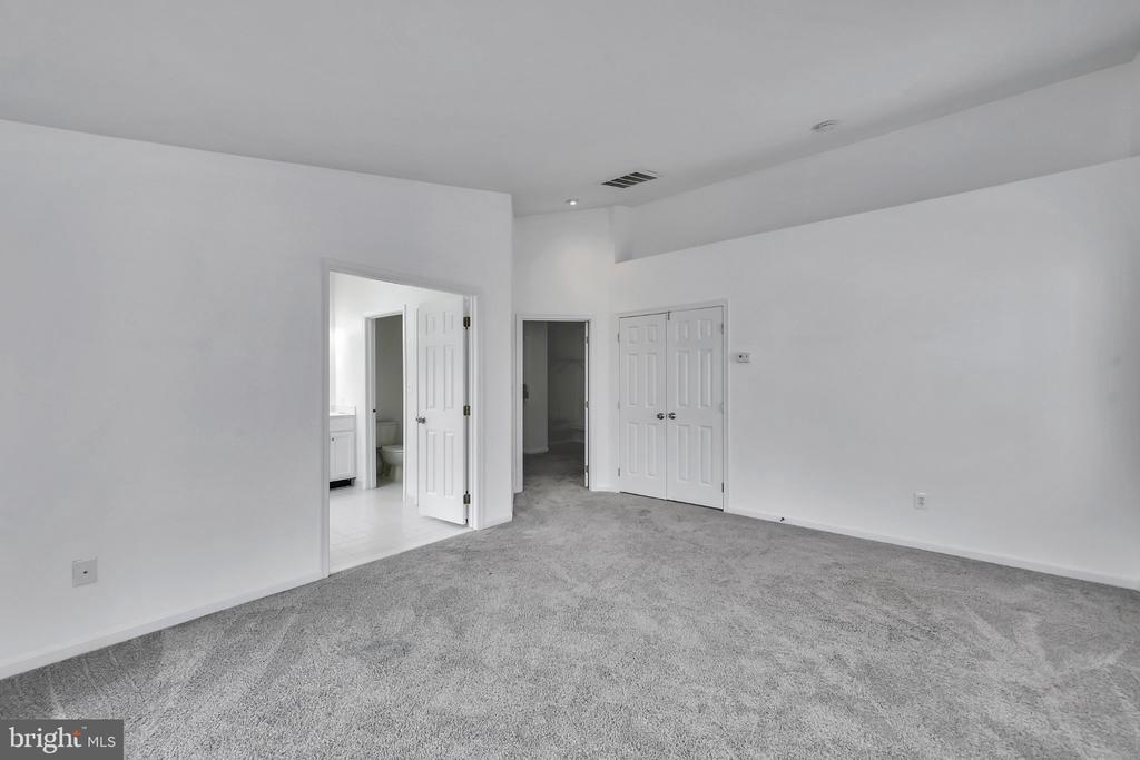 42704 SANDMAN TERRACE