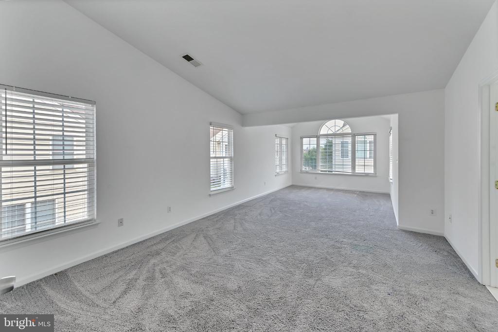 42704 SANDMAN TERRACE