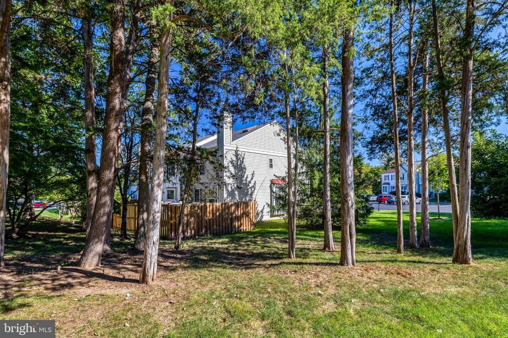 43309 PARLOR SQUARE