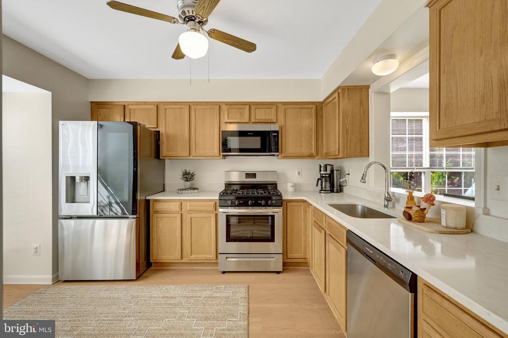 43309 PARLOR SQUARE