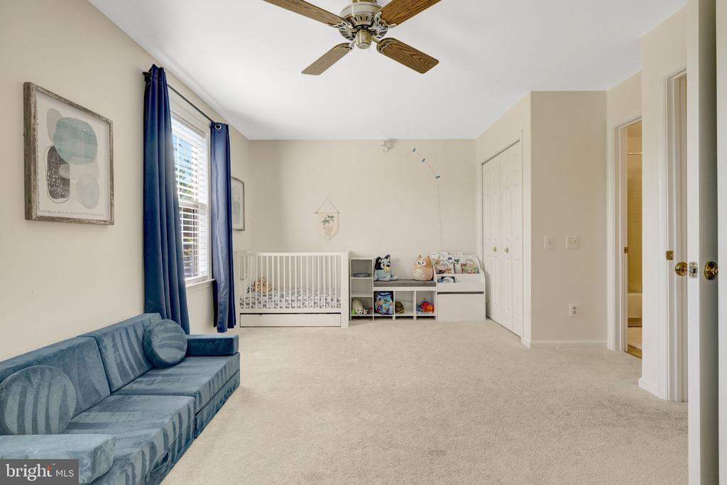 43309 PARLOR SQUARE