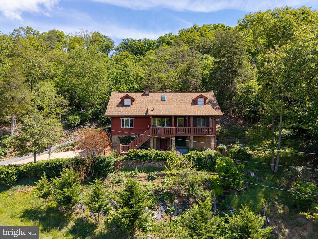 1660 CANOE RIVER DRIVE