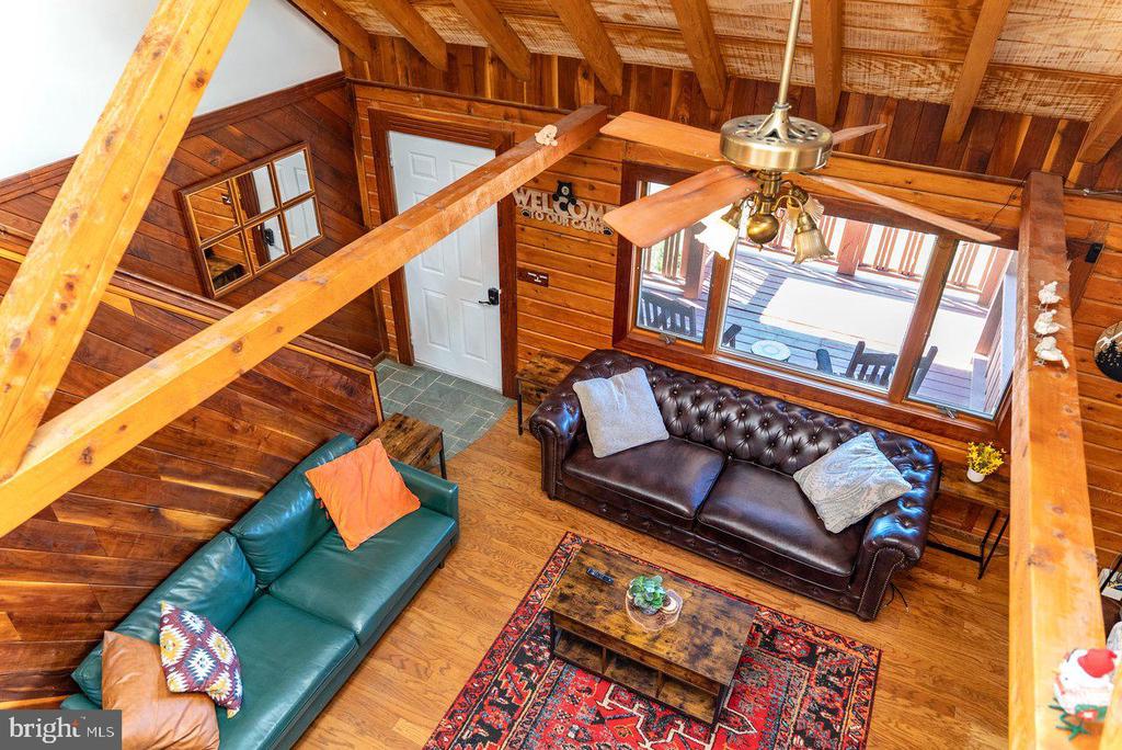 1660 CANOE RIVER DRIVE