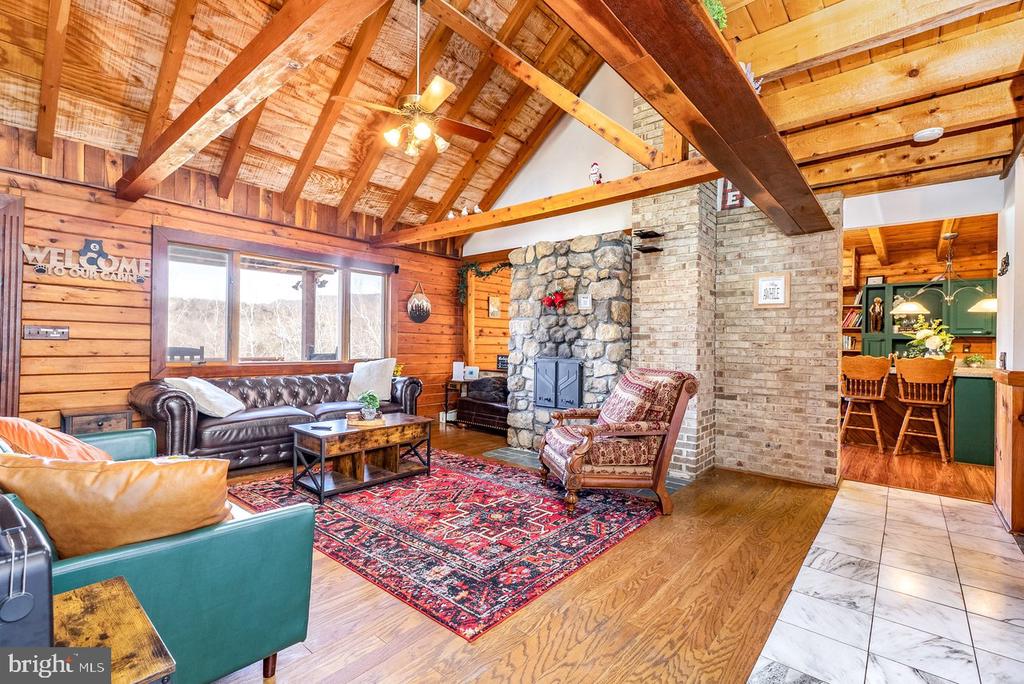 1660 CANOE RIVER DRIVE