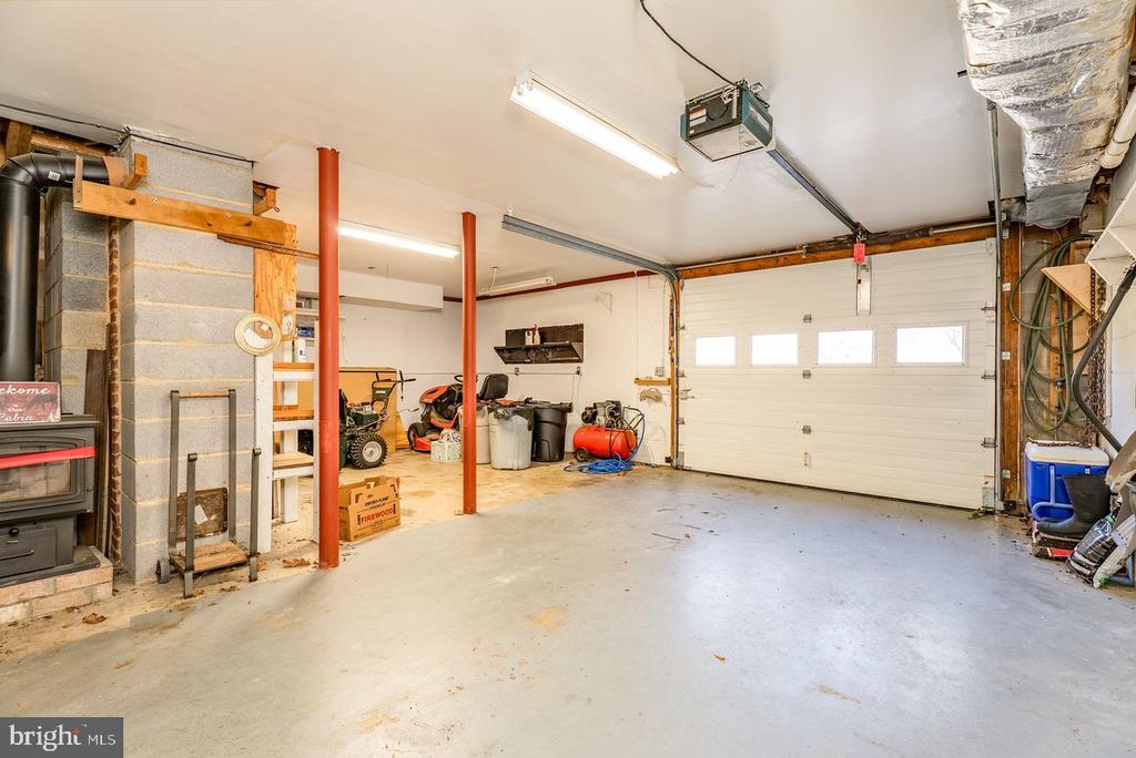 1660 CANOE RIVER DRIVE