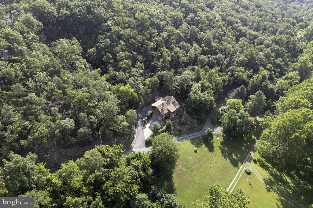 1660 CANOE RIVER DRIVE