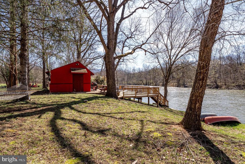 1660 CANOE RIVER DRIVE