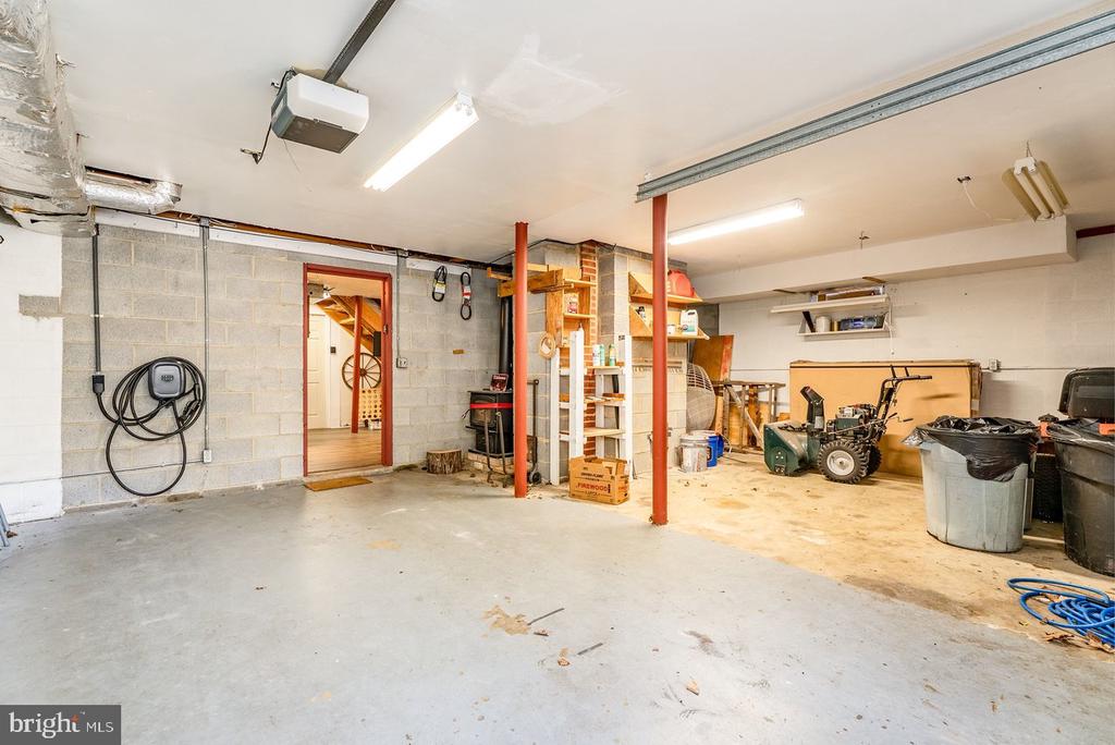 1660 CANOE RIVER DRIVE
