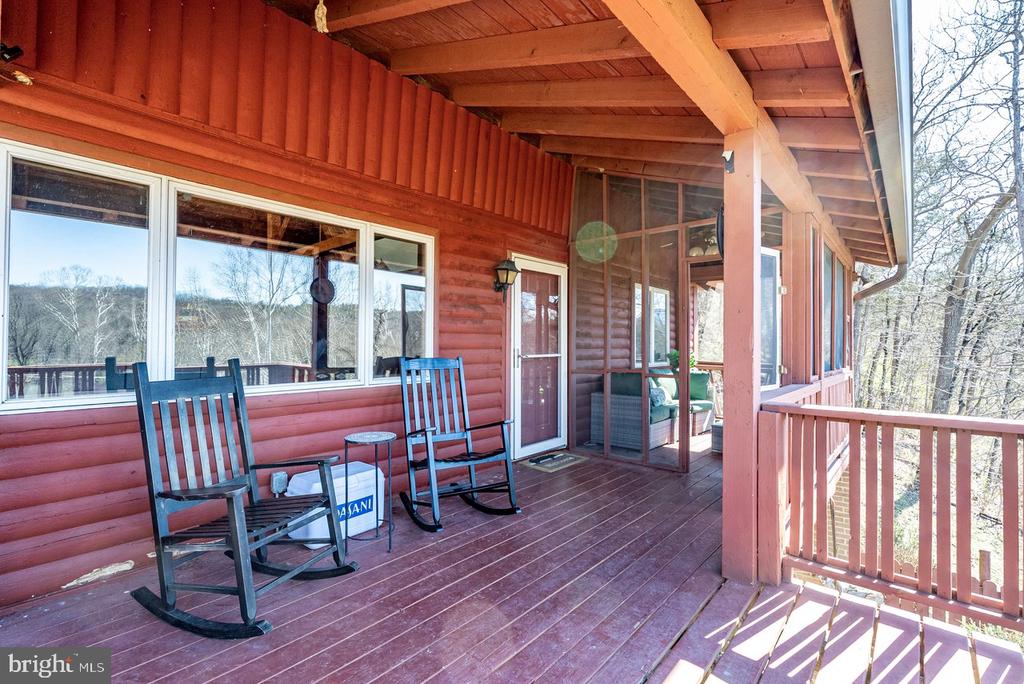 1660 CANOE RIVER DRIVE