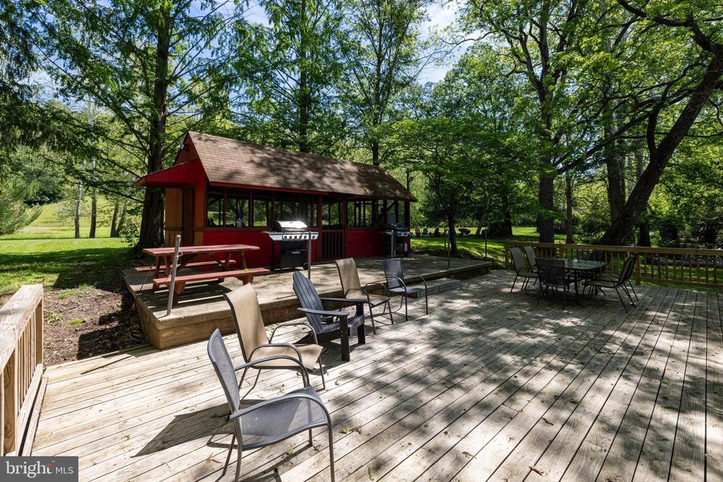 1660 CANOE RIVER DRIVE