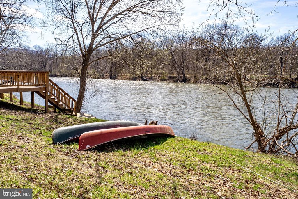 1660 CANOE RIVER DRIVE