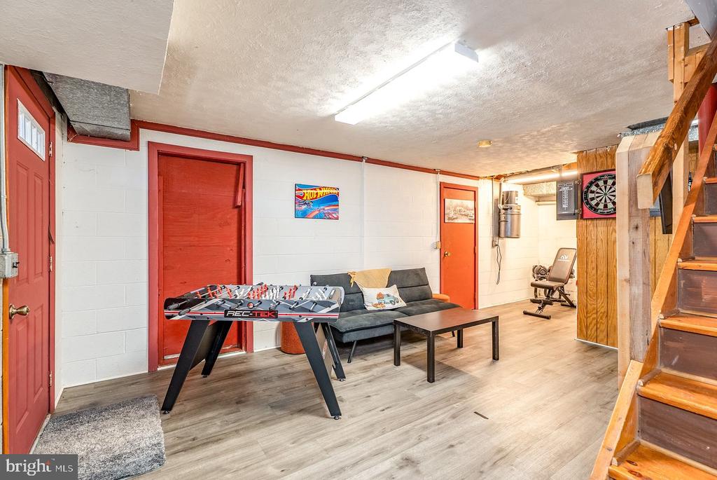 1660 CANOE RIVER DRIVE