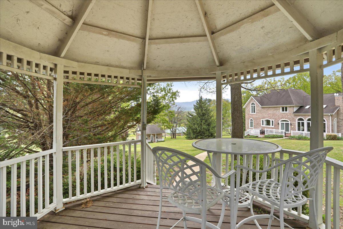 50 COTTAGE DRIVE