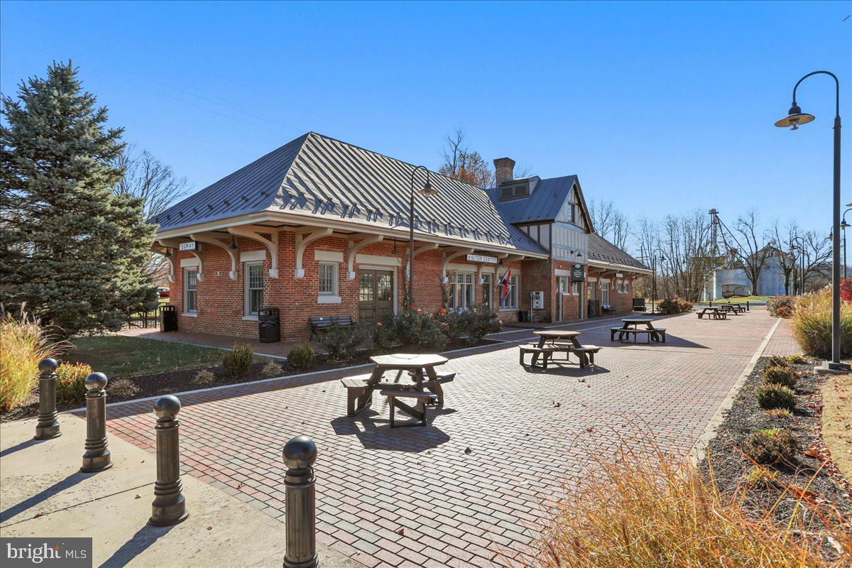 100 COTTAGE DRIVE