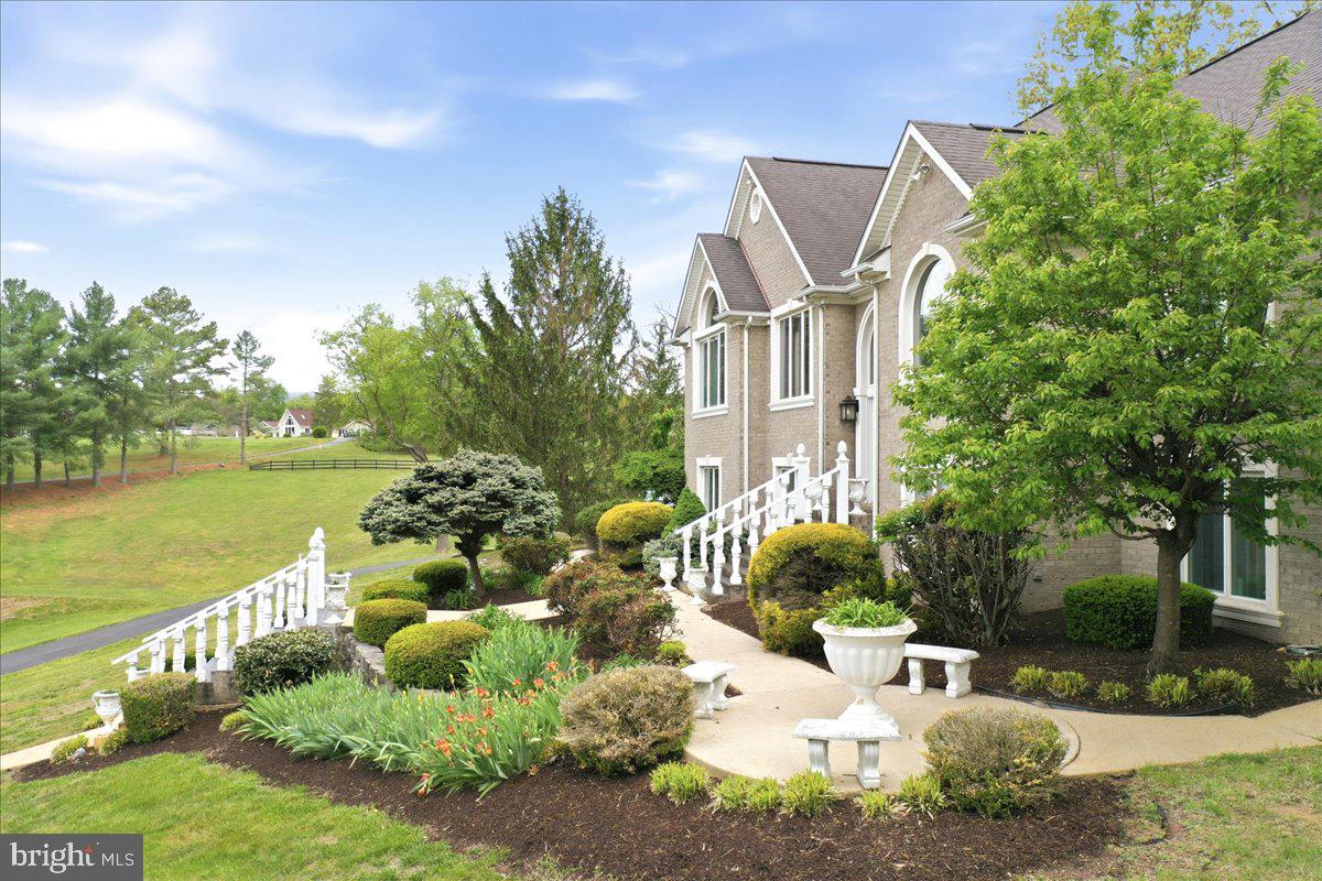 100 COTTAGE DRIVE