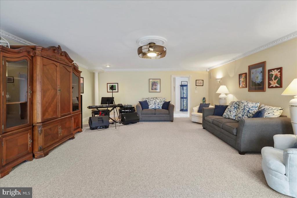 100 COTTAGE DRIVE