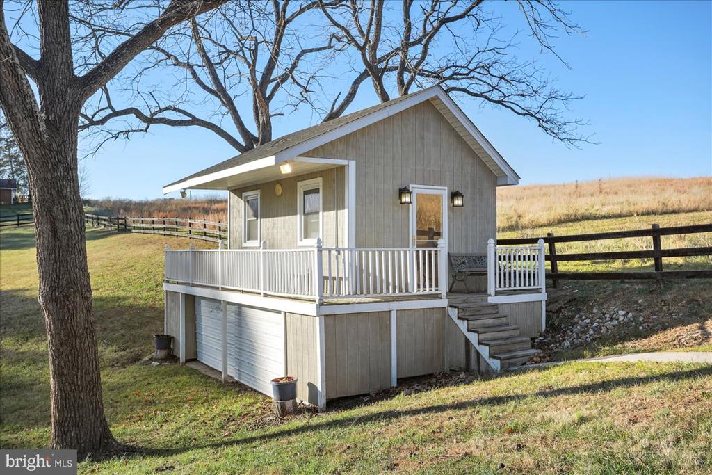 100 COTTAGE DRIVE