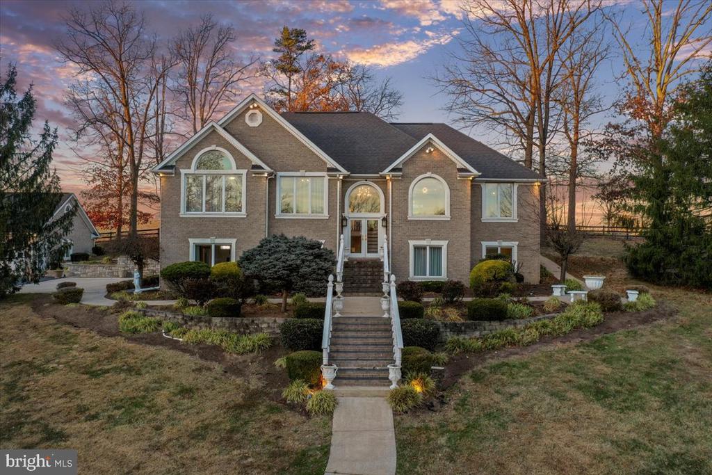 100 COTTAGE DRIVE