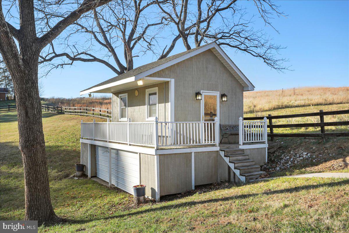 100 COTTAGE DRIVE