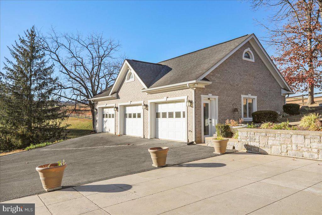 100 COTTAGE DRIVE