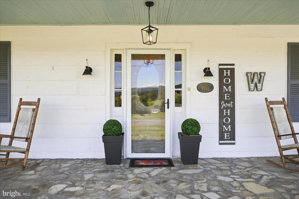 625 RIVERBEND ROAD