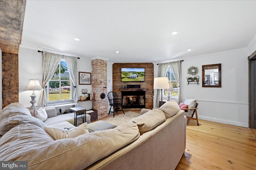625 RIVERBEND ROAD