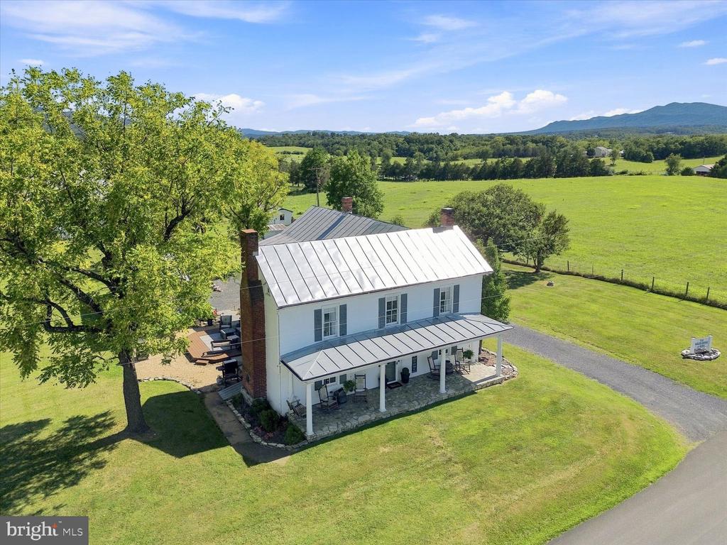 625 RIVERBEND ROAD