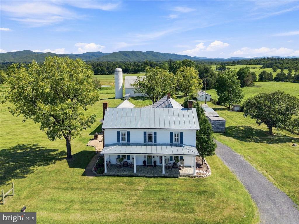 625 RIVERBEND ROAD
