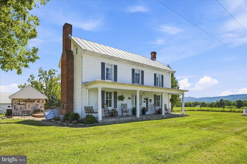 625 RIVERBEND ROAD