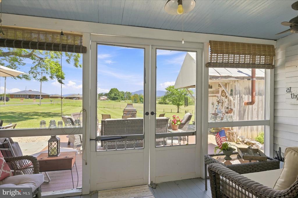 625 RIVERBEND ROAD