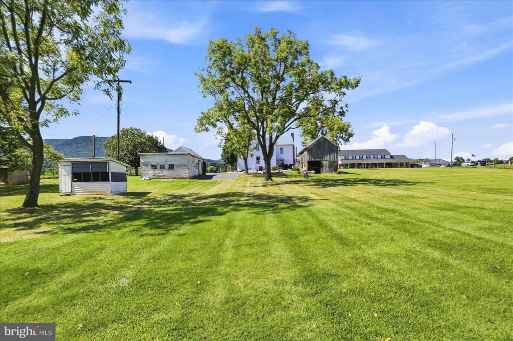 625 RIVERBEND ROAD