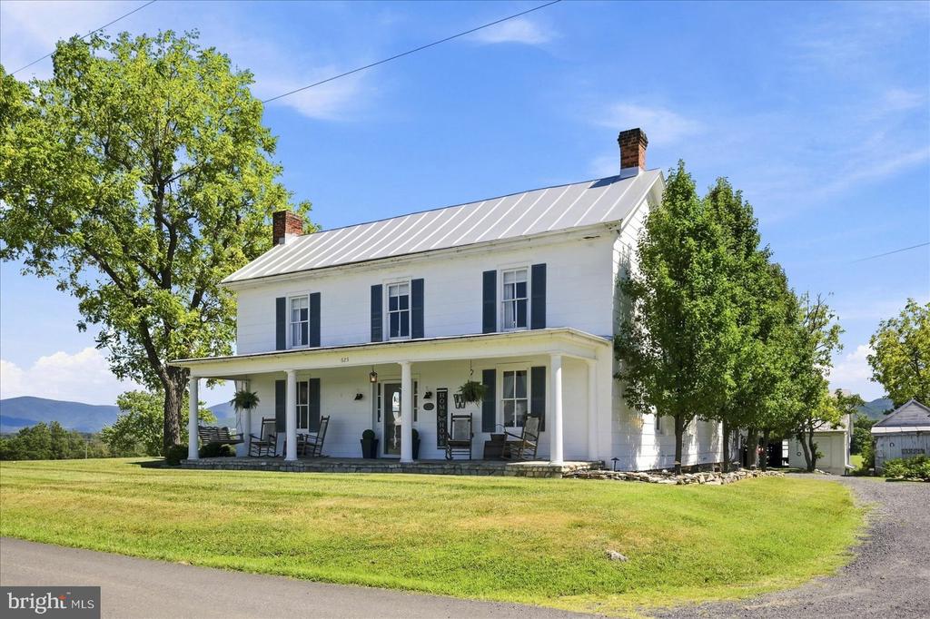 625 RIVERBEND ROAD
