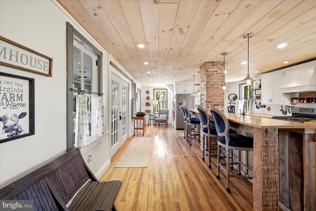 625 RIVERBEND ROAD