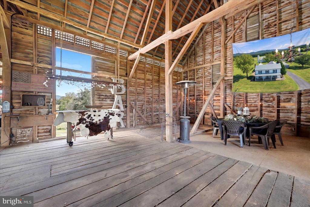 625 RIVERBEND ROAD